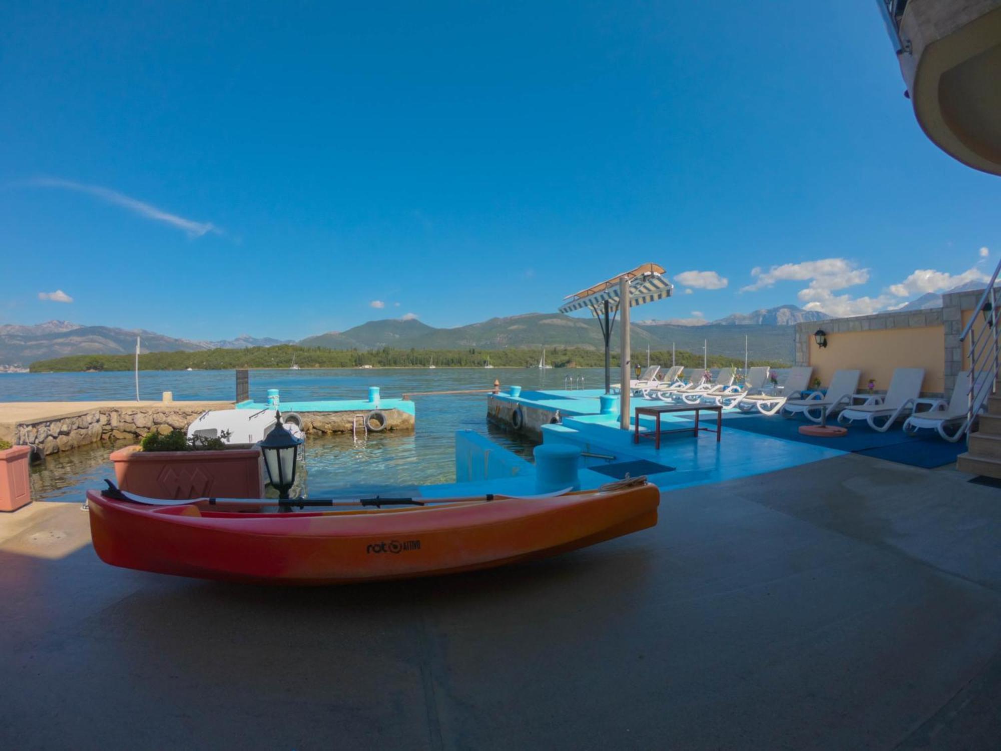 Porto Del Sole Apartments Tivat Exteriör bild