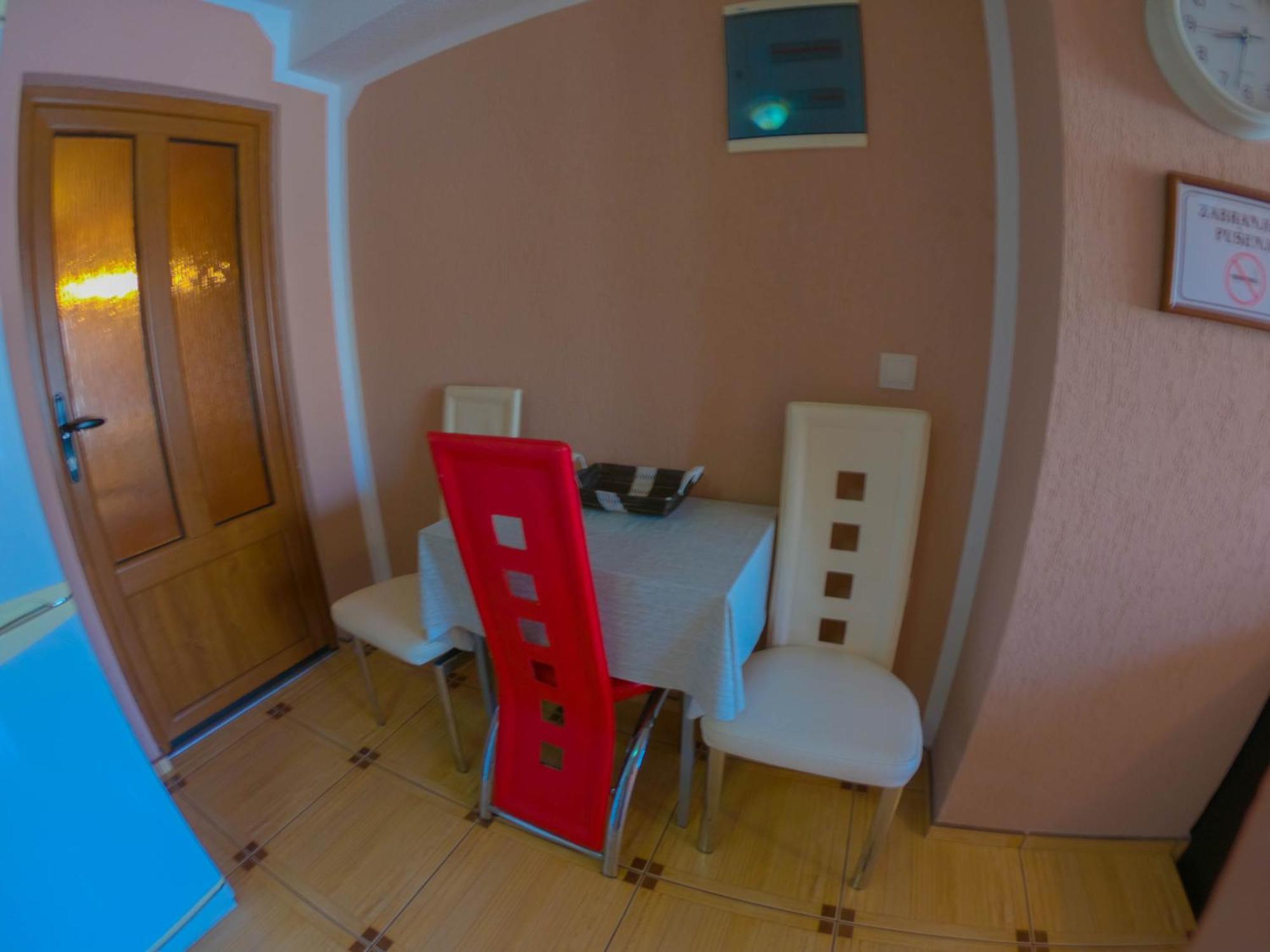 Porto Del Sole Apartments Tivat Exteriör bild