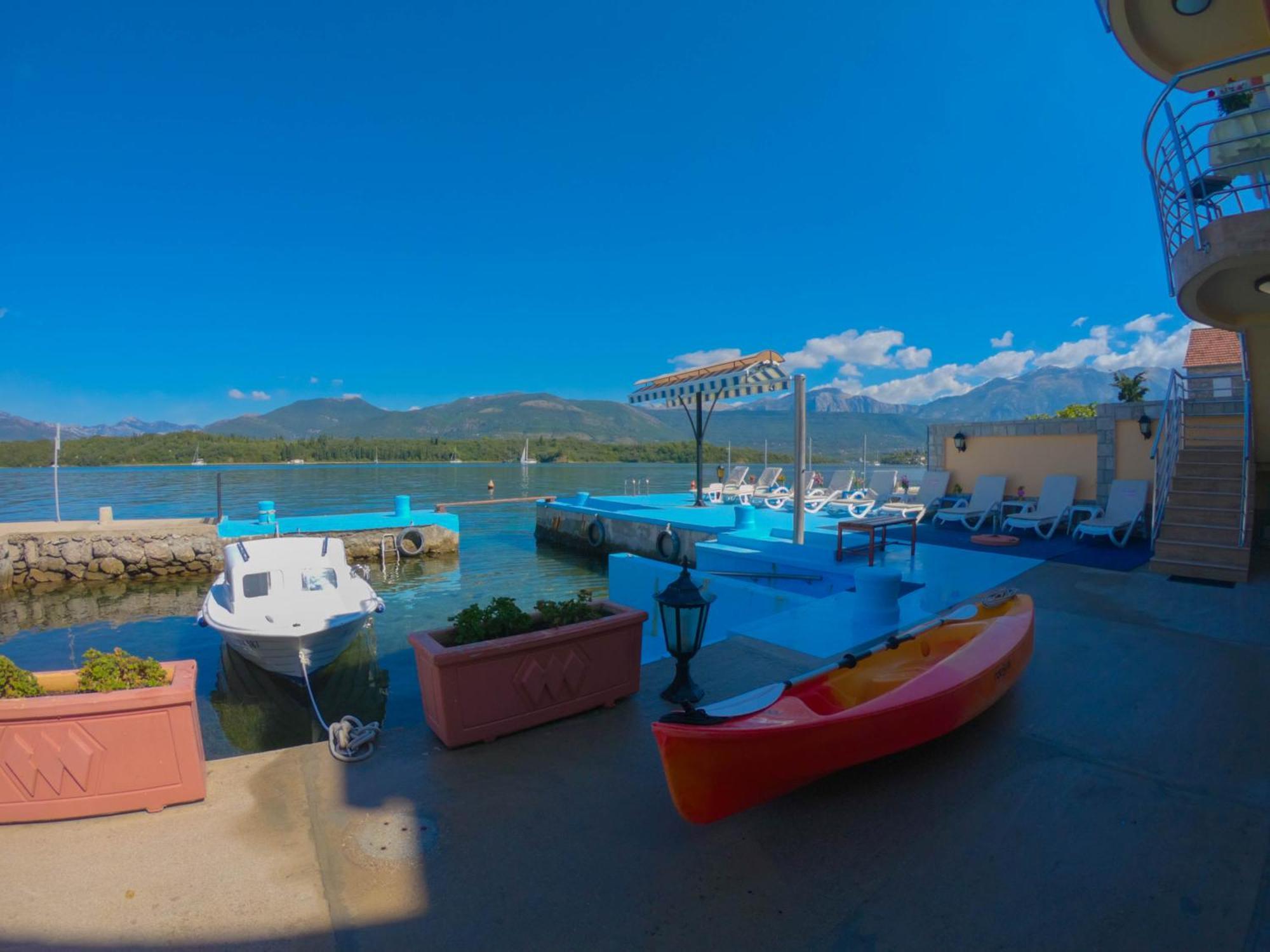 Porto Del Sole Apartments Tivat Exteriör bild