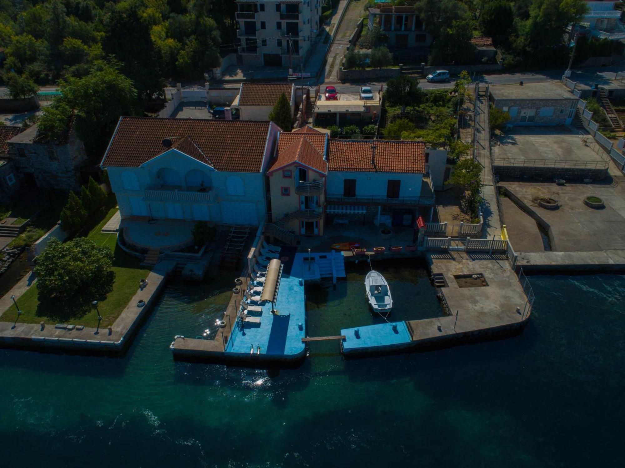 Porto Del Sole Apartments Tivat Exteriör bild