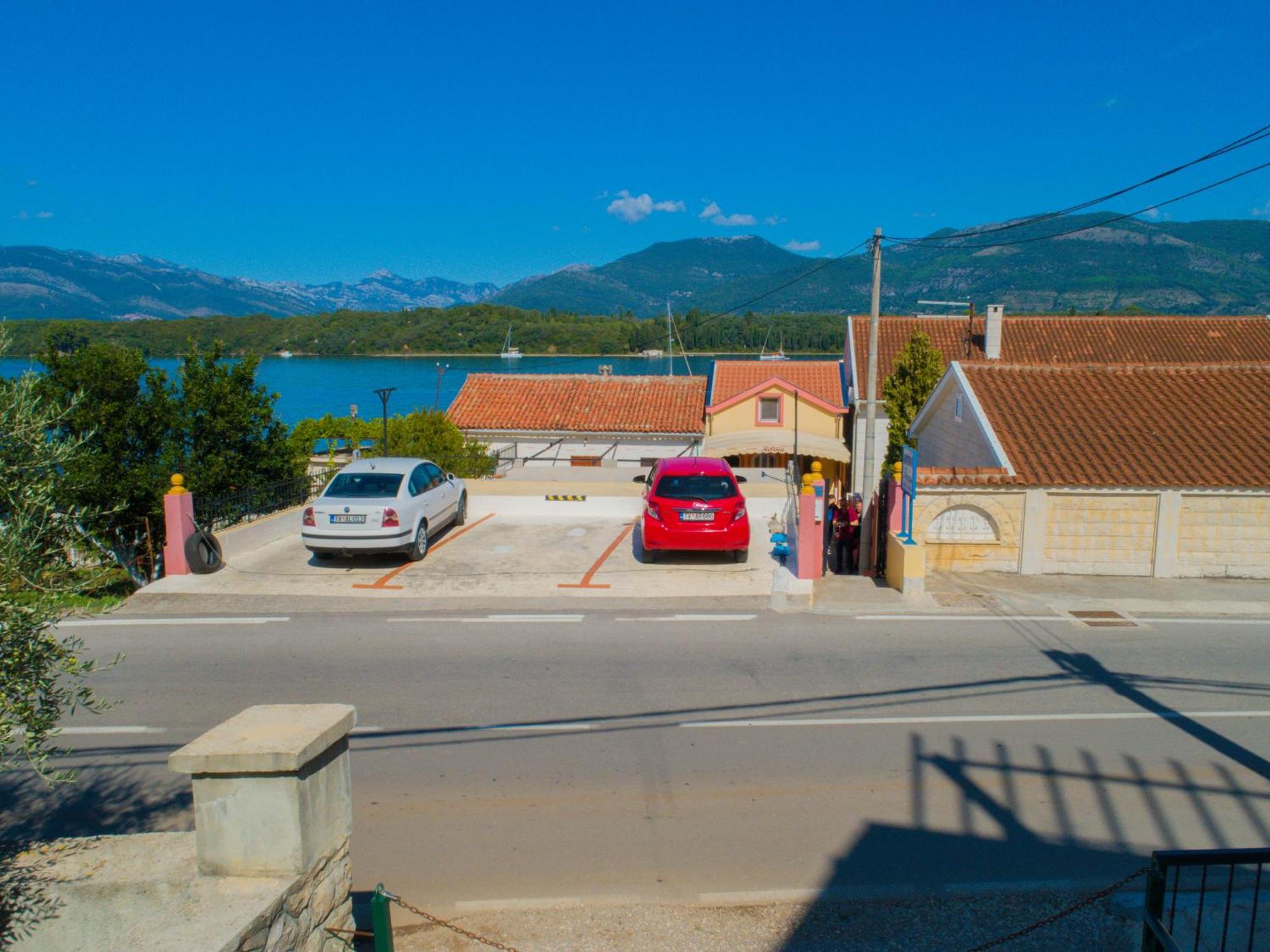 Porto Del Sole Apartments Tivat Exteriör bild