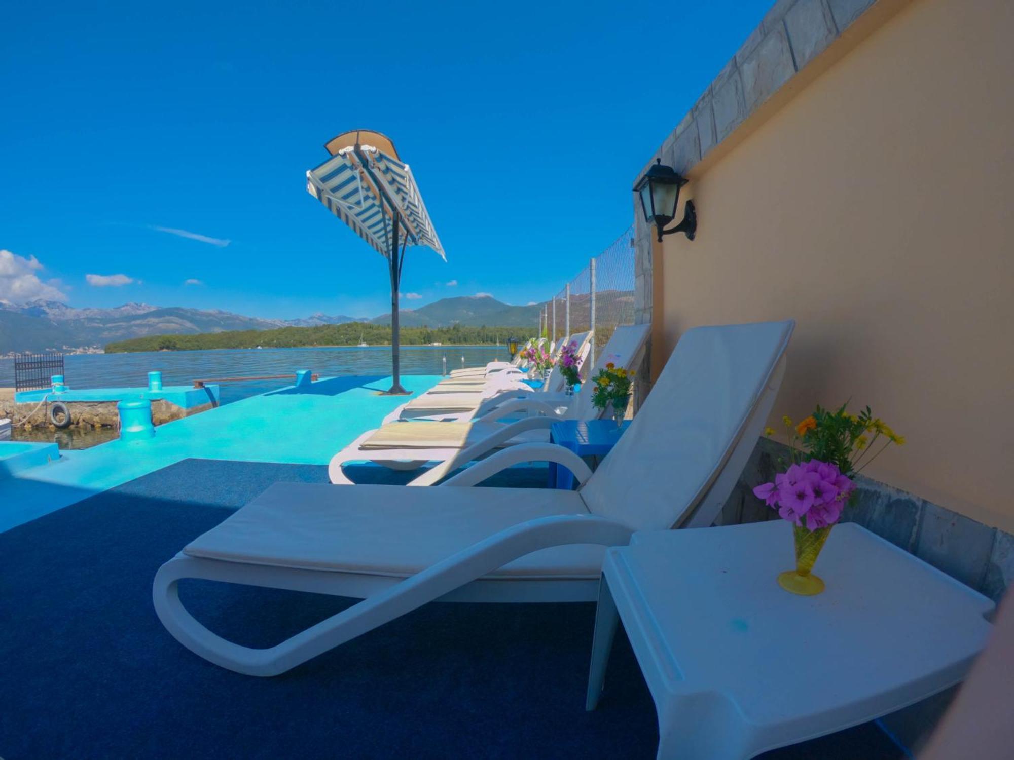 Porto Del Sole Apartments Tivat Exteriör bild