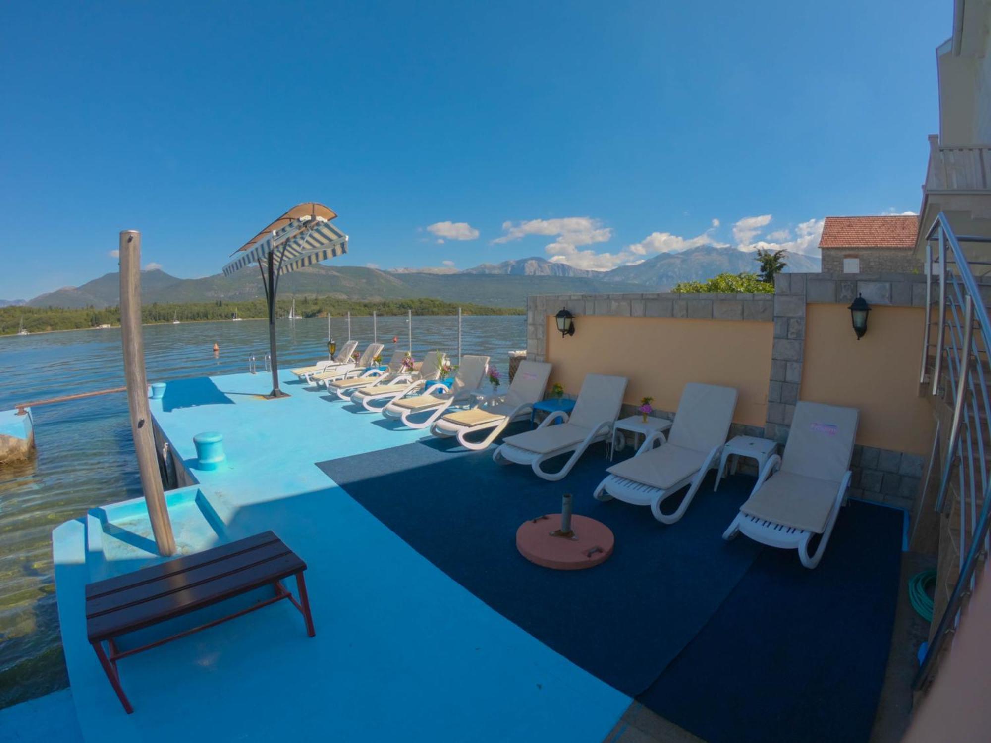 Porto Del Sole Apartments Tivat Exteriör bild