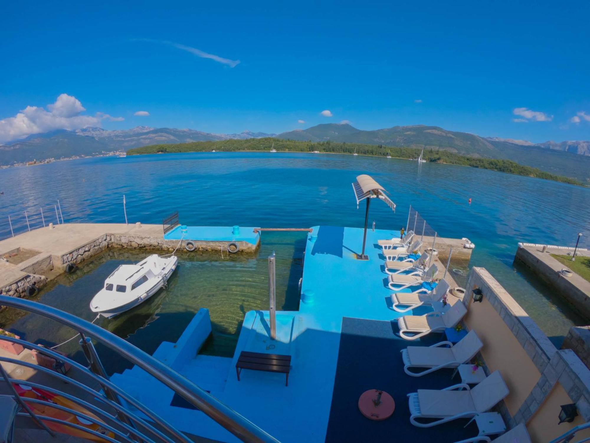 Porto Del Sole Apartments Tivat Exteriör bild