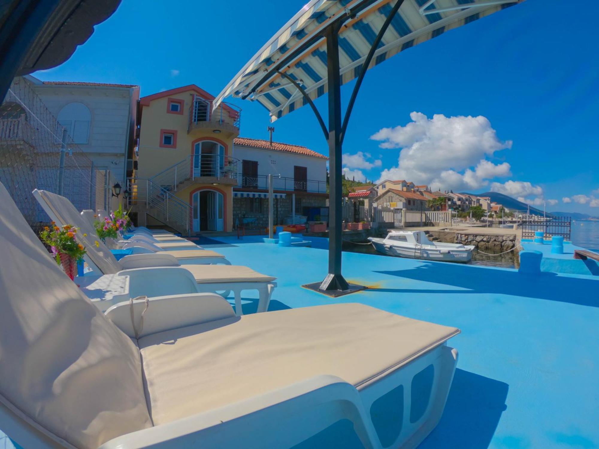 Porto Del Sole Apartments Tivat Exteriör bild
