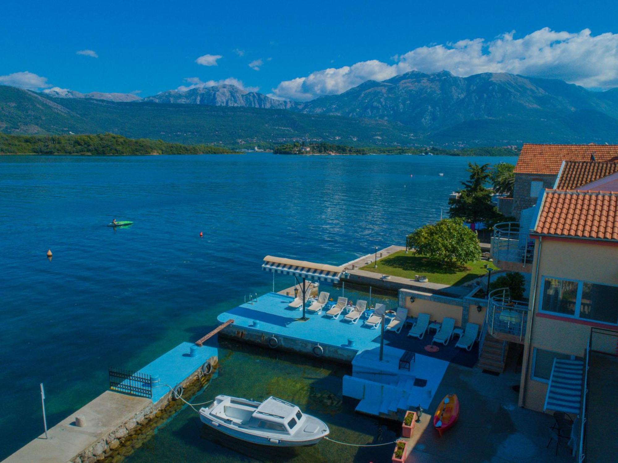 Porto Del Sole Apartments Tivat Exteriör bild